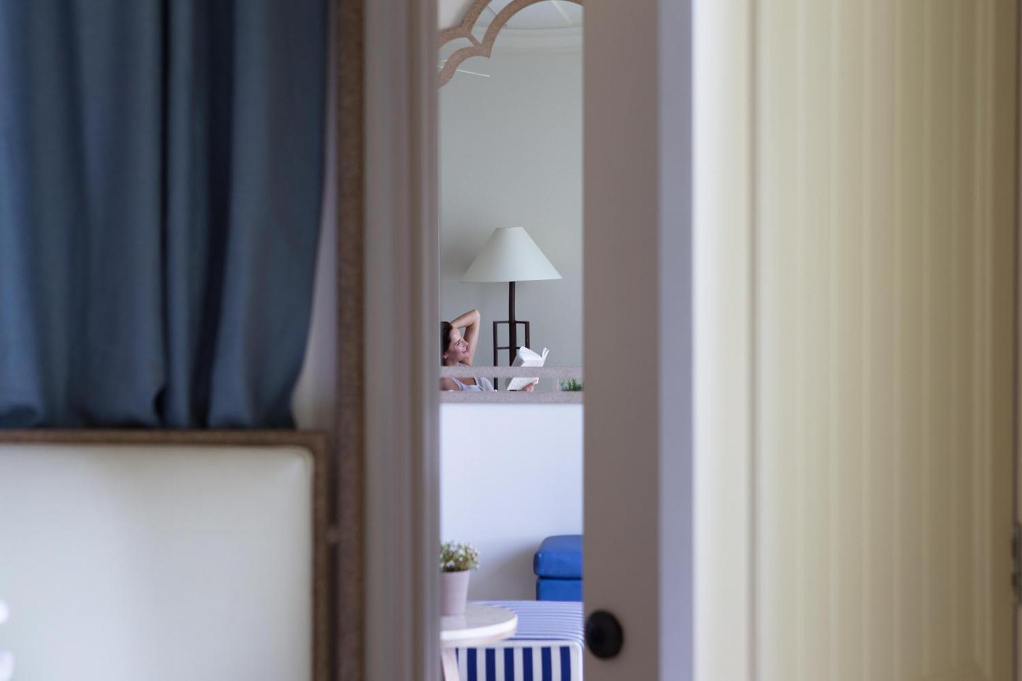 Junior Suite mit Verbindungstür und Pool sowie Gartenstudio mit Meerblick