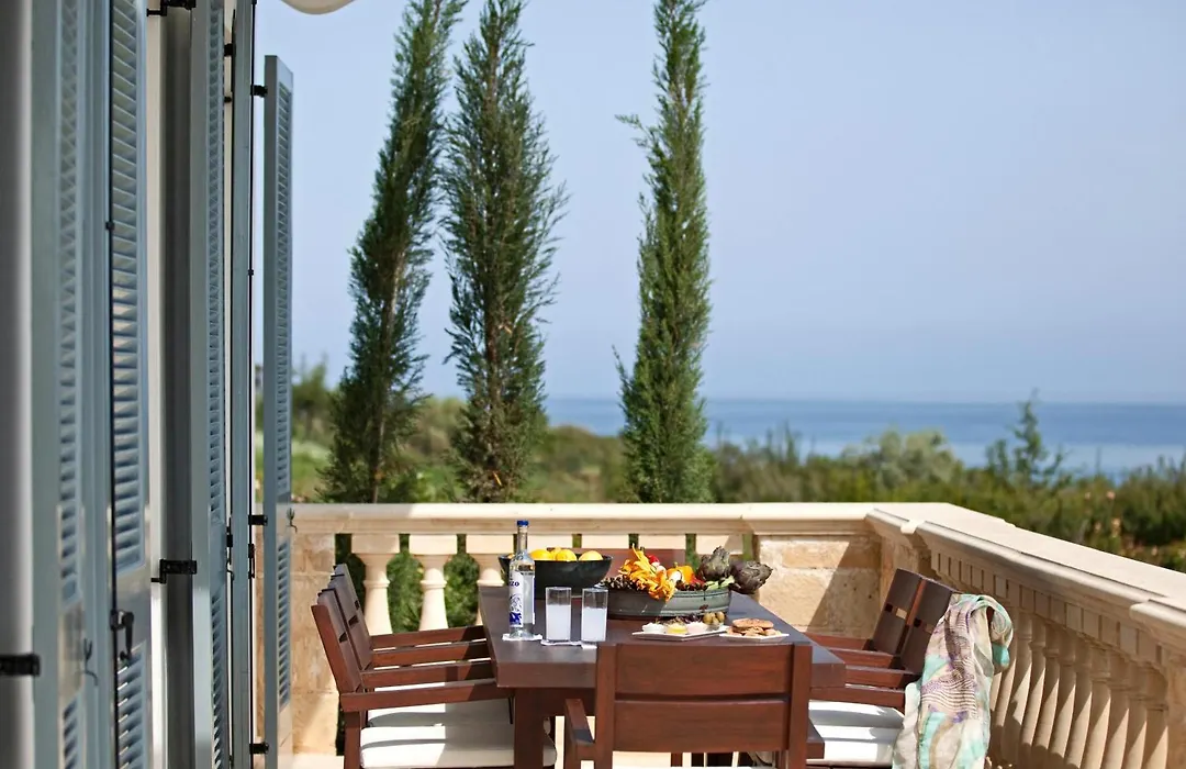 Anassa-1